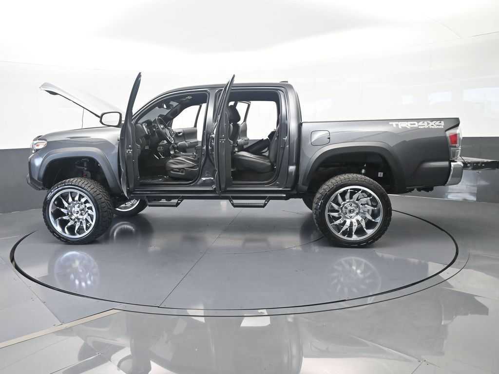 Used 2022 Toyota Tacoma TRD Off-Road AWD/4WD image 68