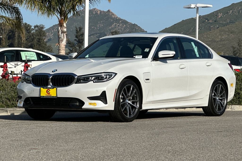 Used 2022 BMW 330e w/ Driving Assistance Package image 7