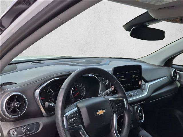Used 2025 Chevrolet Blazer LT AWD/4WD image 10