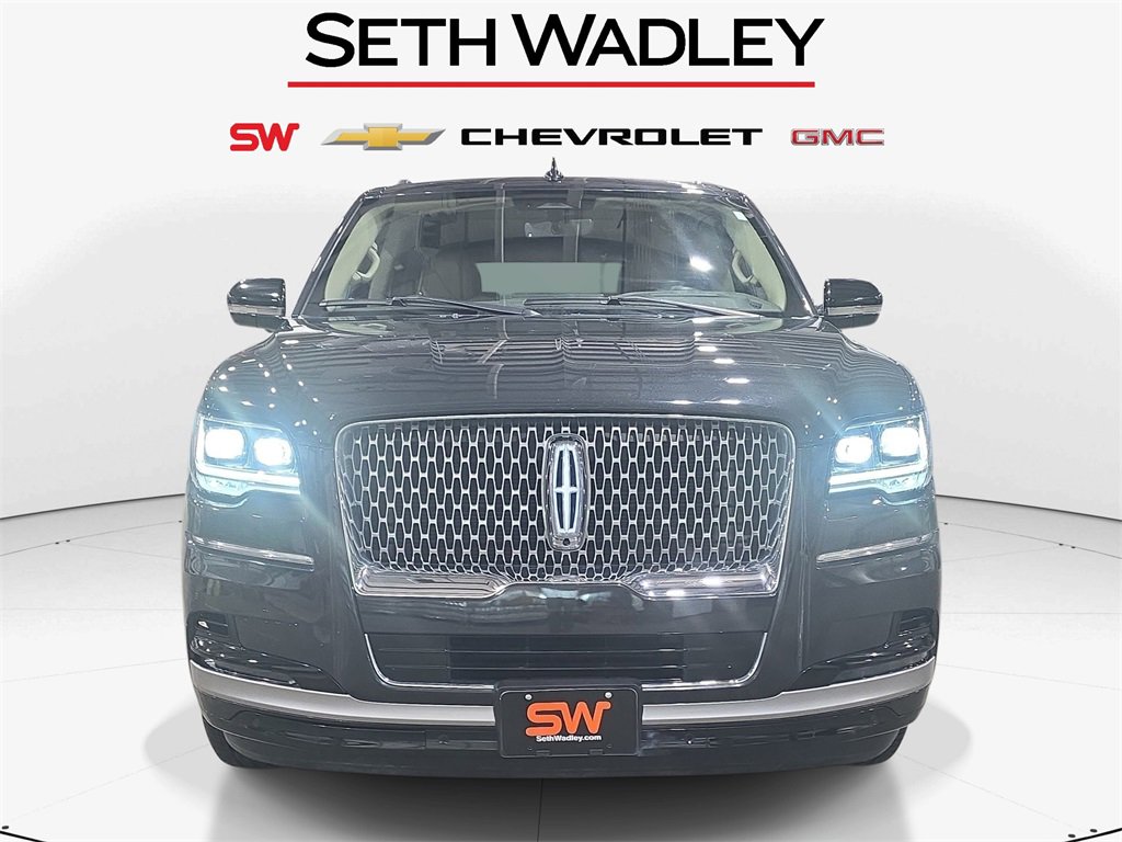 Used 2022 Lincoln Navigator L Reserve image 2