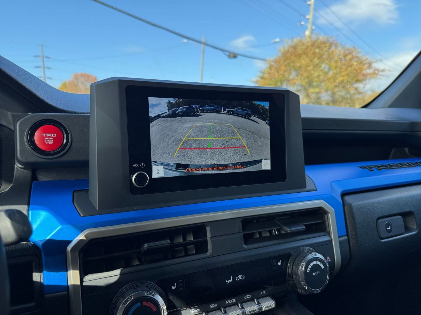 Used 2025 Toyota Tacoma SR image 17