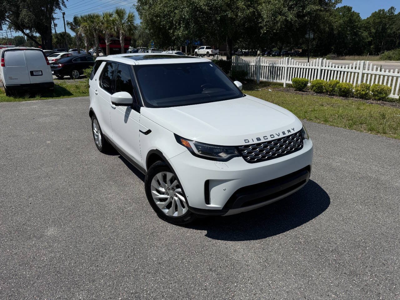 Used 2022 Land Rover Discovery S AWD/4WD image 37