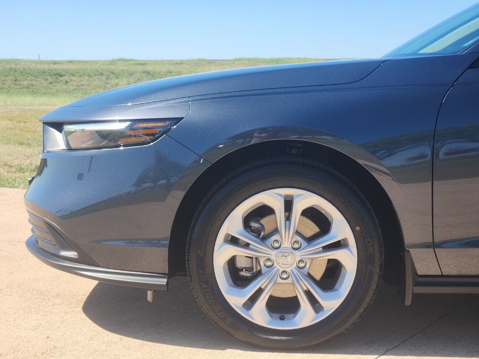 New 2026 Honda Accord LX image 11