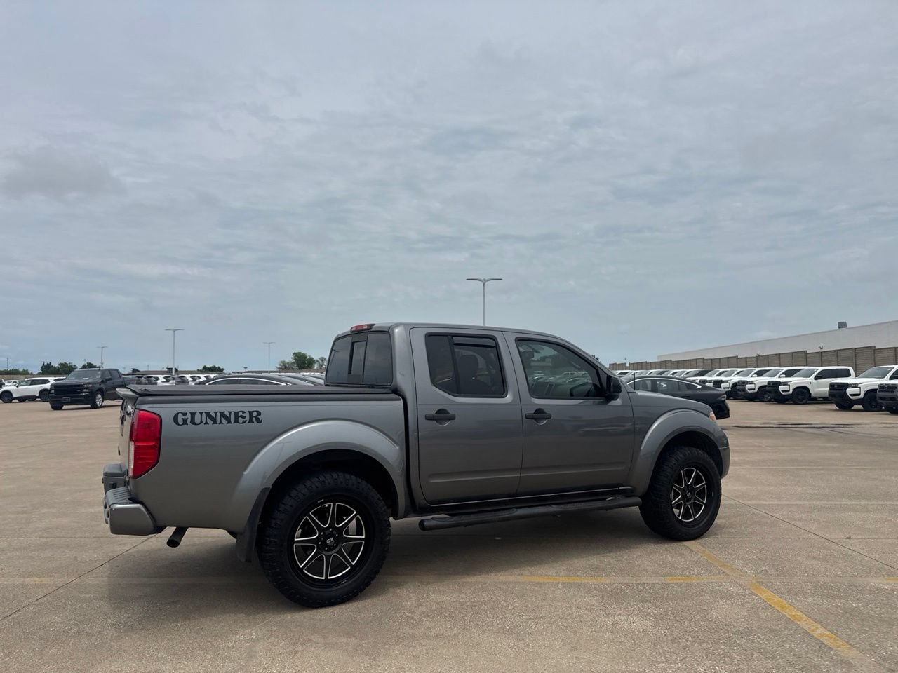 Certified 2020 Nissan Frontier SV w/ Midnight Edition Floor Mats RWD image 23