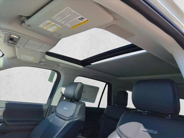 New 2025 Ford Expedition Platinum image 19