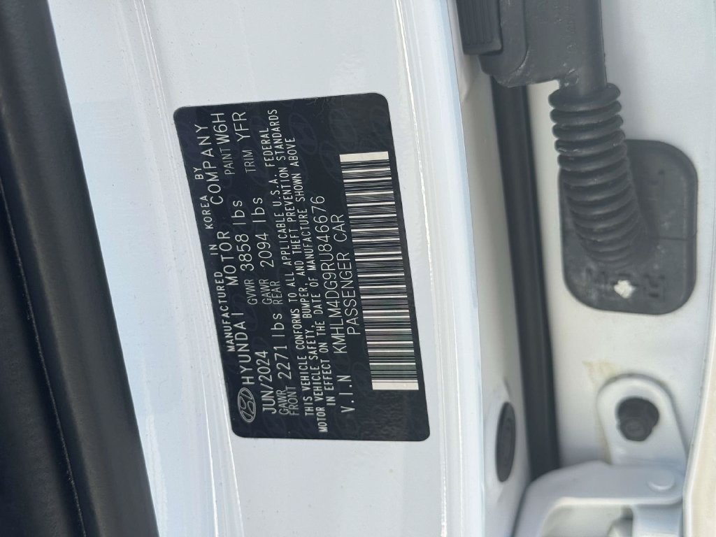 Used 2024 Hyundai Elantra SEL FWD image 31