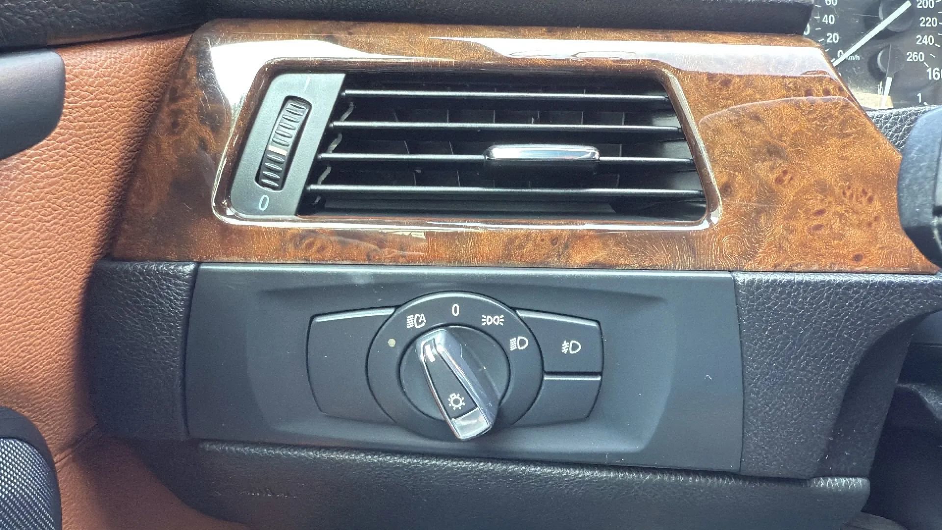 Used 2013 BMW 328i Convertible image 15