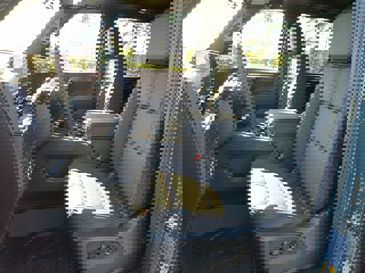 New 2026 Chevrolet Suburban RST w/ RST Capability Package AWD/4WD image 14