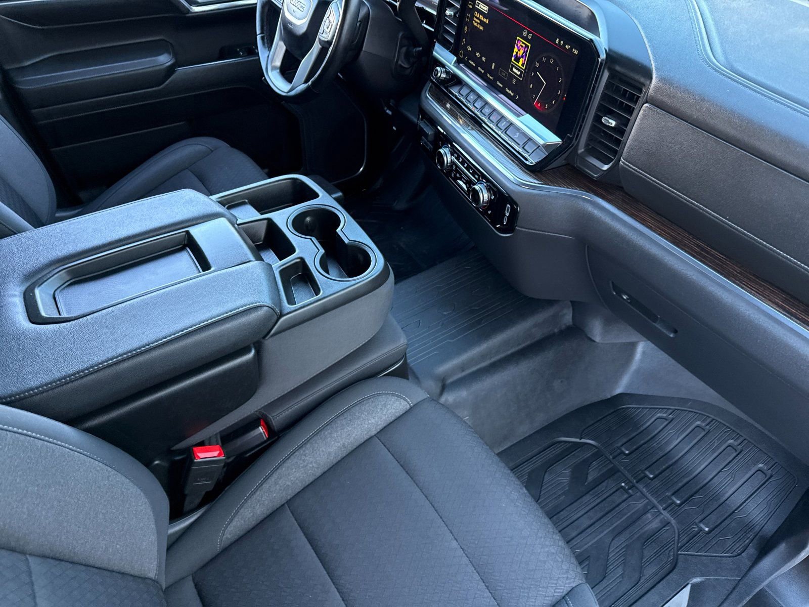 Used 2024 GMC Sierra 1500 Elevation image 17