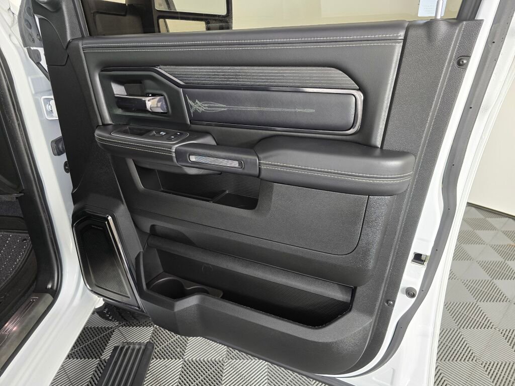 Used 2024 RAM 2500 Limited image 41