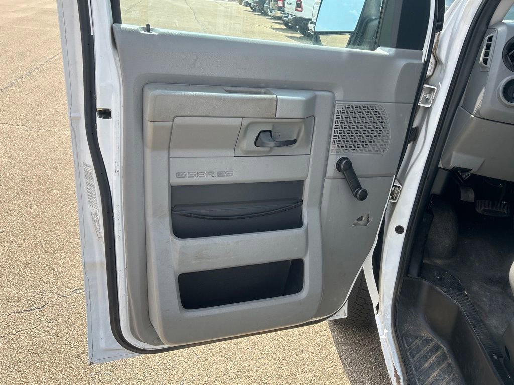 Used 2010 Ford E-250 and Econoline 250 image 9