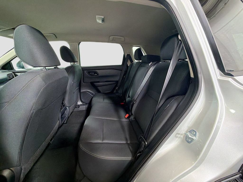 Used 2024 Nissan Rogue S FWD image 23