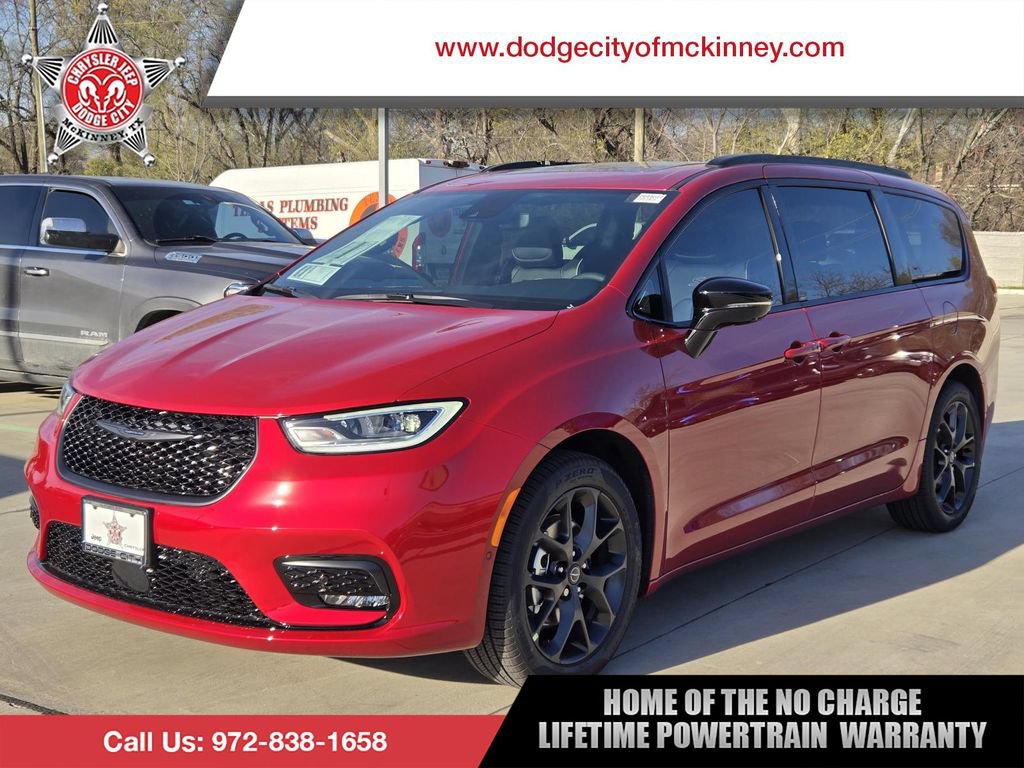 New 2026 Chrysler Pacifica Limited w/ S Appearance Package FWD image 1