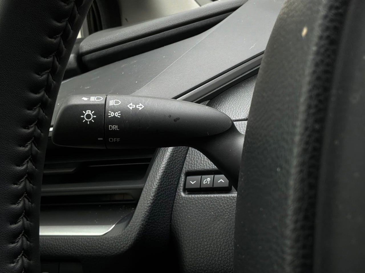 Used 2025 Toyota Prius LE image 34