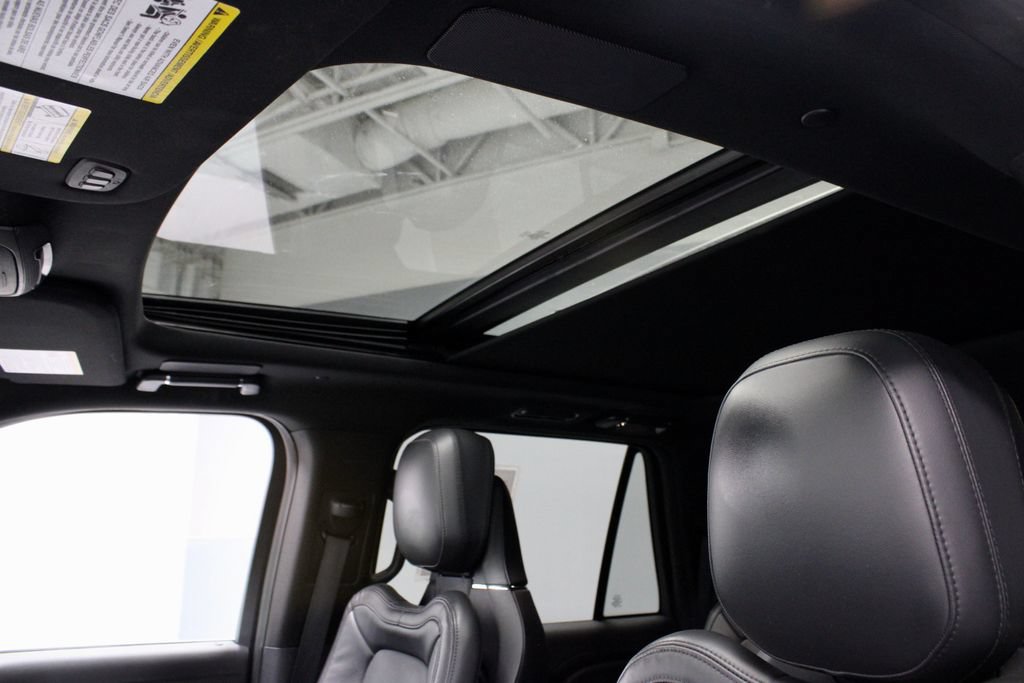 Used 2023 Lincoln Navigator L Reserve AWD/4WD image 34