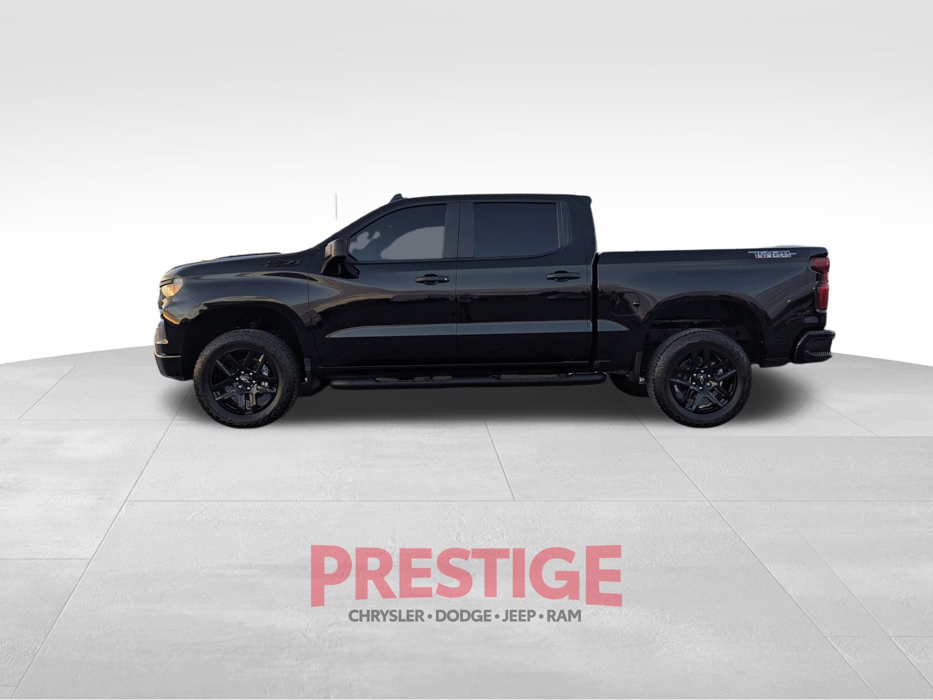 Used 2025 Chevrolet Silverado 1500 Custom Trail Boss w/ Turbomax Blackout Package AWD/4WD image 14