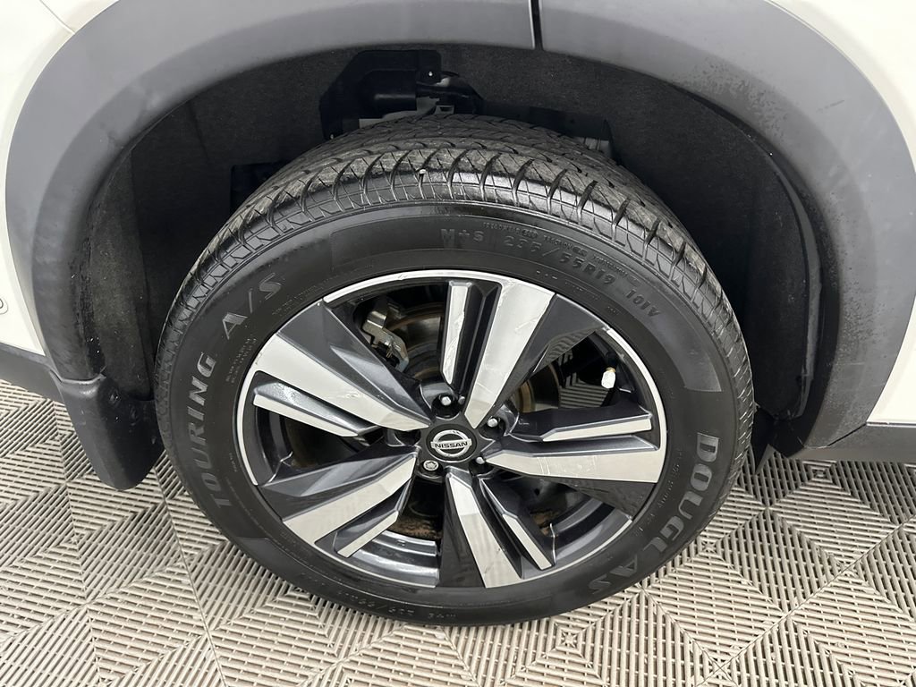 Used 2021 Nissan Rogue Platinum image 19