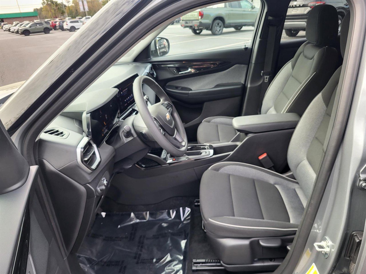 Used 2025 Chevrolet TrailBlazer LT AWD/4WD image 11