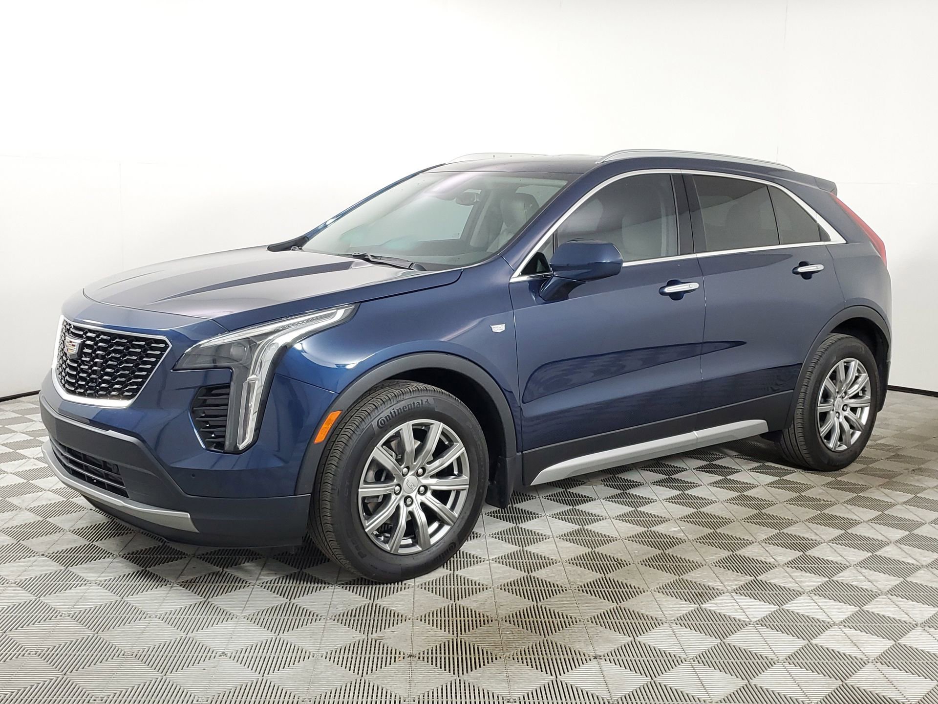 Used 2020 Cadillac XT4 Premium Luxury image 5