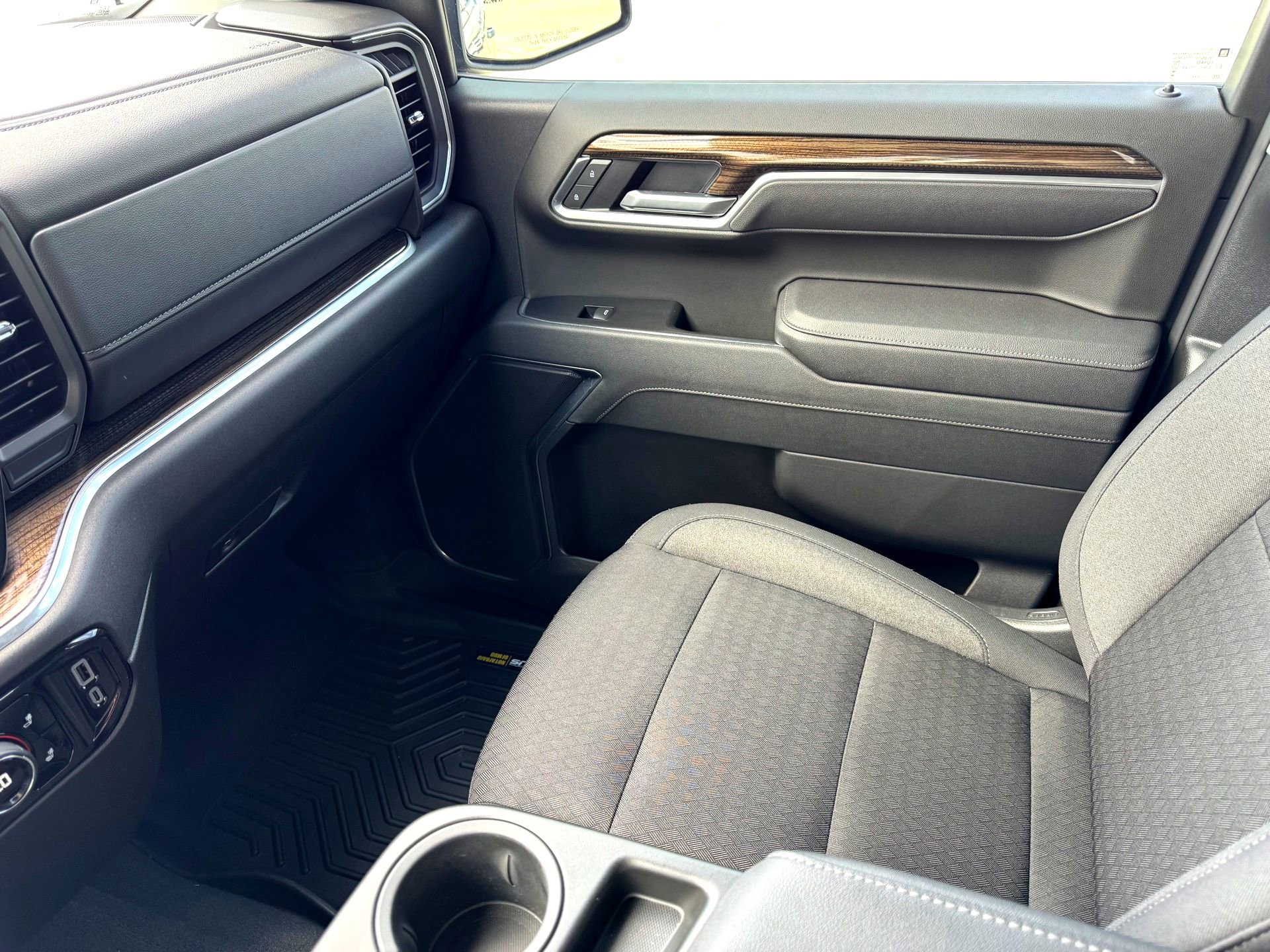 Used 2025 Chevrolet Silverado 1500 RST image 29