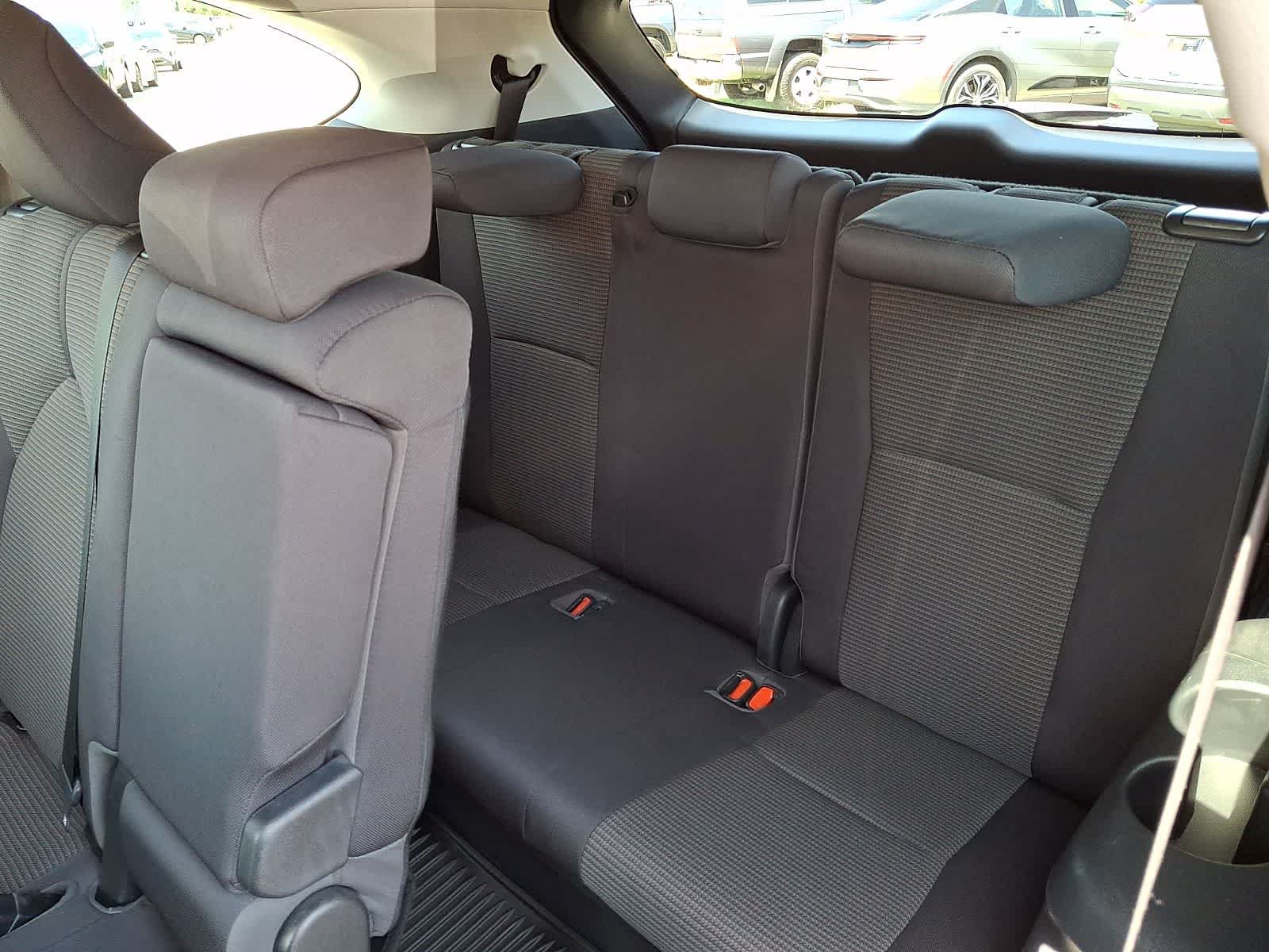 Used 2020 Toyota Highlander LE AWD/4WD image 13
