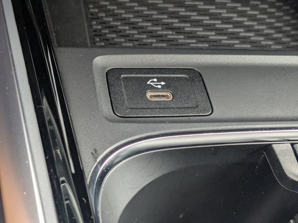 Certified 2024 Mercedes-Benz GLB 250 image 8