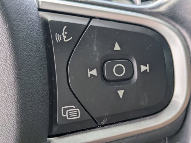 Used 2019 Volvo XC60 T5 Momentum w/ Multimedia Package image 14