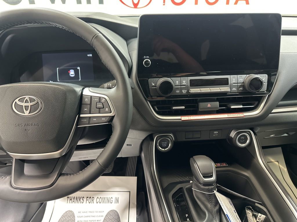 Used 2026 Toyota Grand Highlander XLE image 25