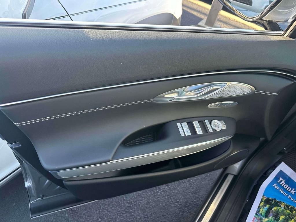 Used 2023 Genesis Electrified GV70 image 15