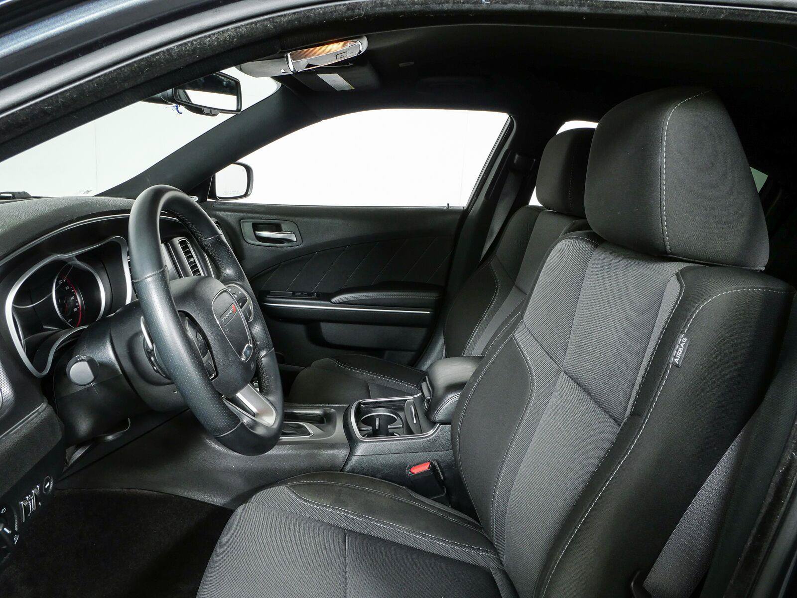 Used 2018 Dodge Charger R/T RWD image 5