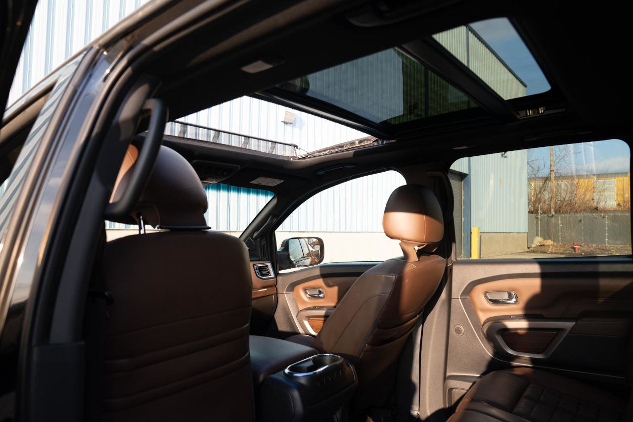 Used 2020 Nissan Titan Platinum Reserve w/ Moonroof Package image 31