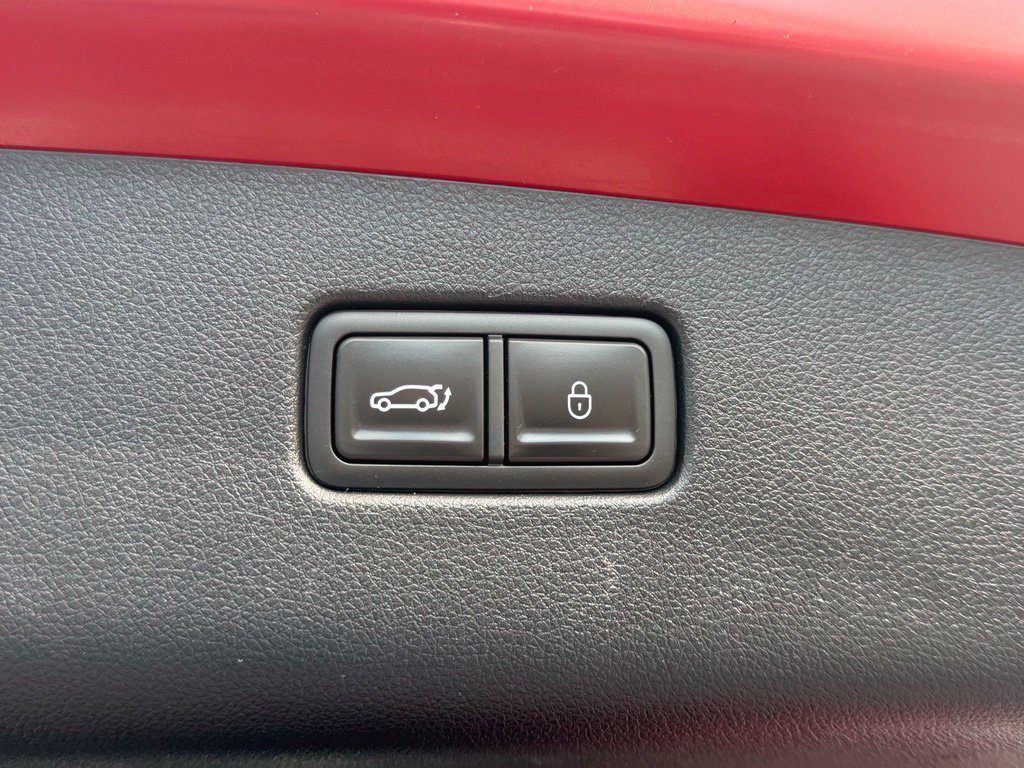 Used 2024 Genesis GV70 3.5T Sport w/ Sport Prestige Package AWD/4WD image 18