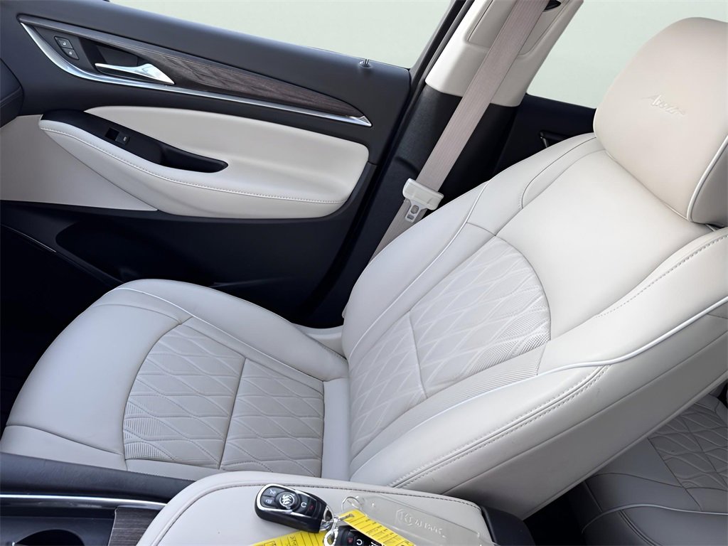 Used 2023 Buick Enclave Avenir w/ Avenir Technology Package image 28