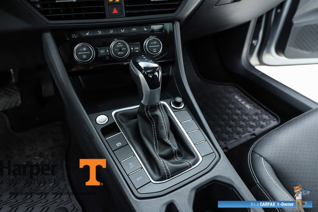Used 2023 Volkswagen Jetta SE w/ Panoramic Sunroof Package image 61