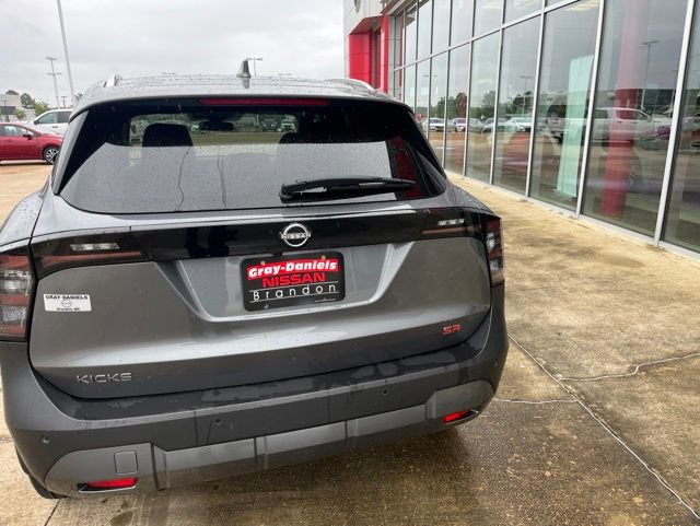 Used 2025 Nissan Kicks SR FWD image 3