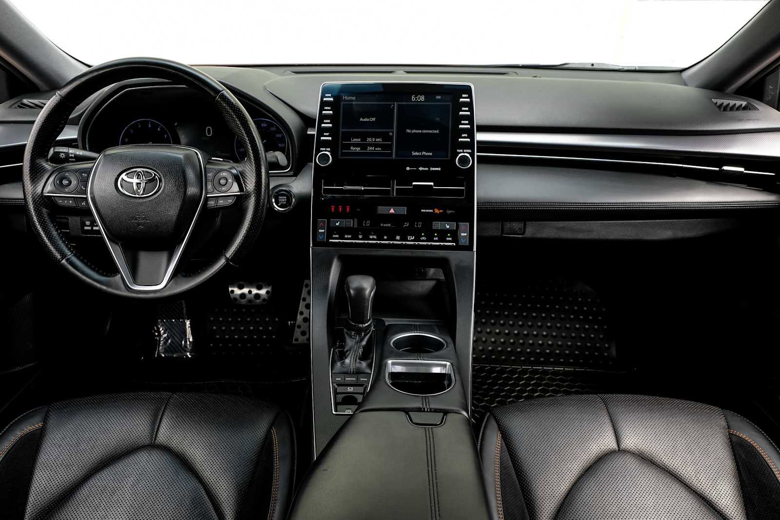 Used 2019 Toyota Avalon XSE image 17