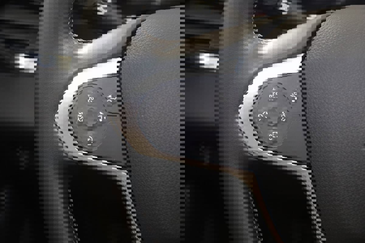 Used 2023 Chevrolet Traverse LT image 33