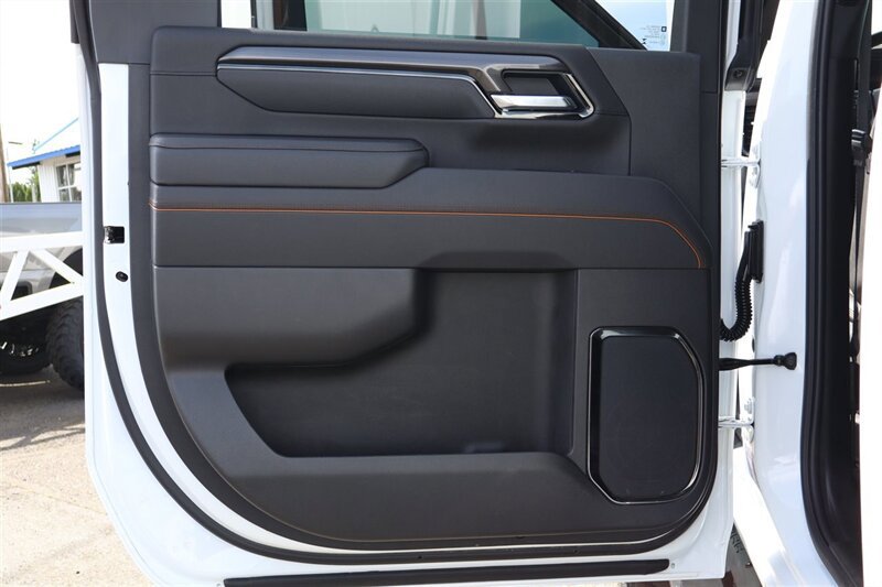 Used 2025 GMC Sierra 3500 AT4 AWD/4WD image 25