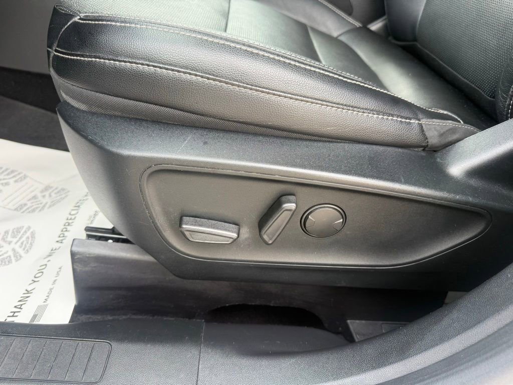 Used 2020 Ford Escape Titanium AWD/4WD image 14