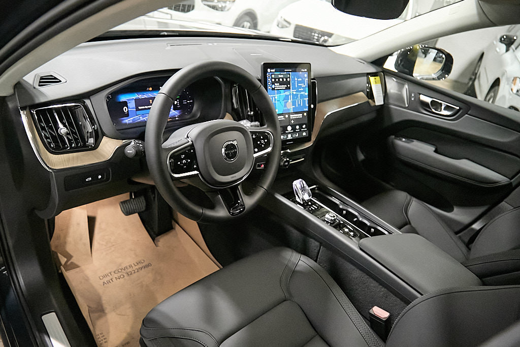 New 2026 Volvo XC60 T8 Plus w/ Climate Package AWD/4WD image 12