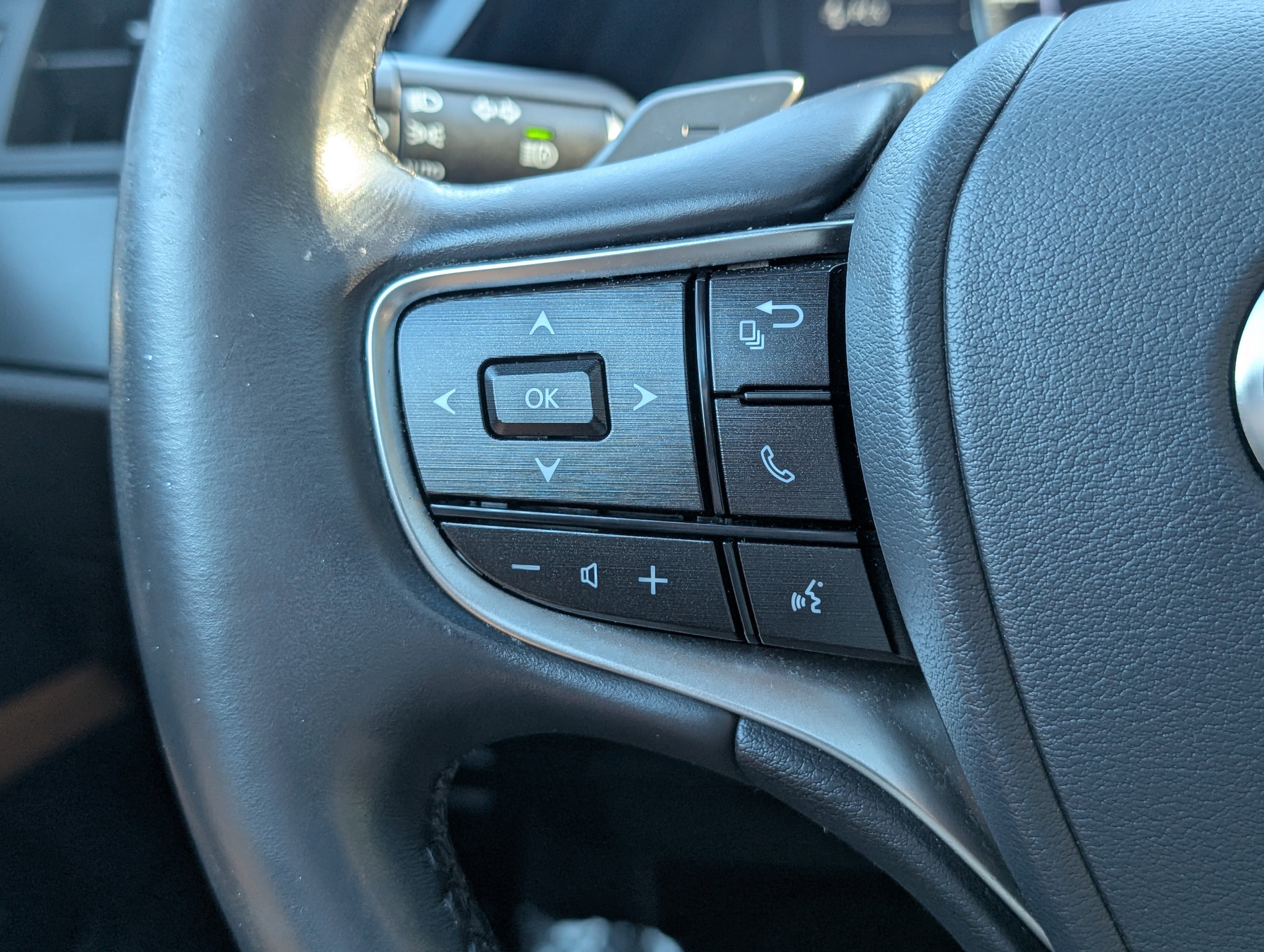 Certified 2024 Lexus ES 350 w/ Premium Package image 22