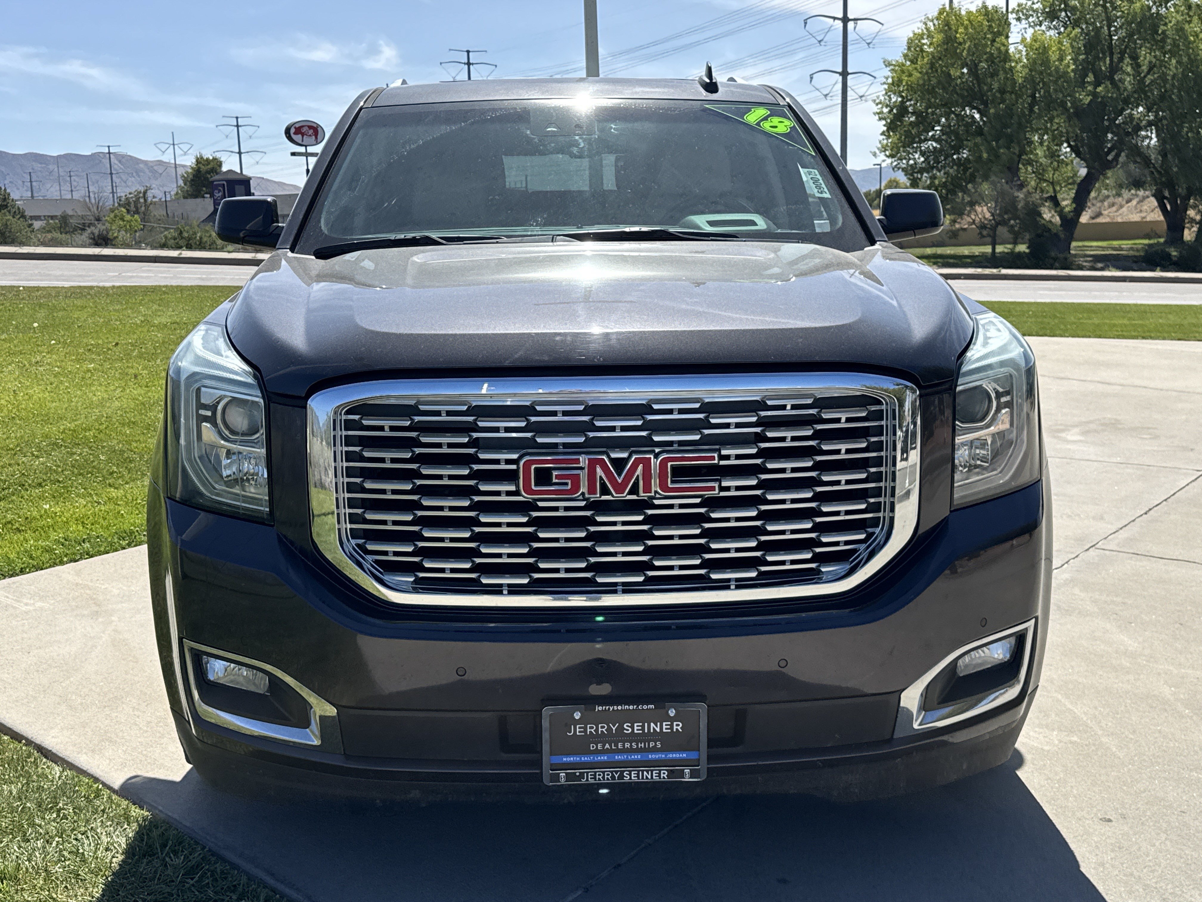 Used 2018 GMC Yukon XL Denali w/ Denali Ultimate Package AWD/4WD image 8