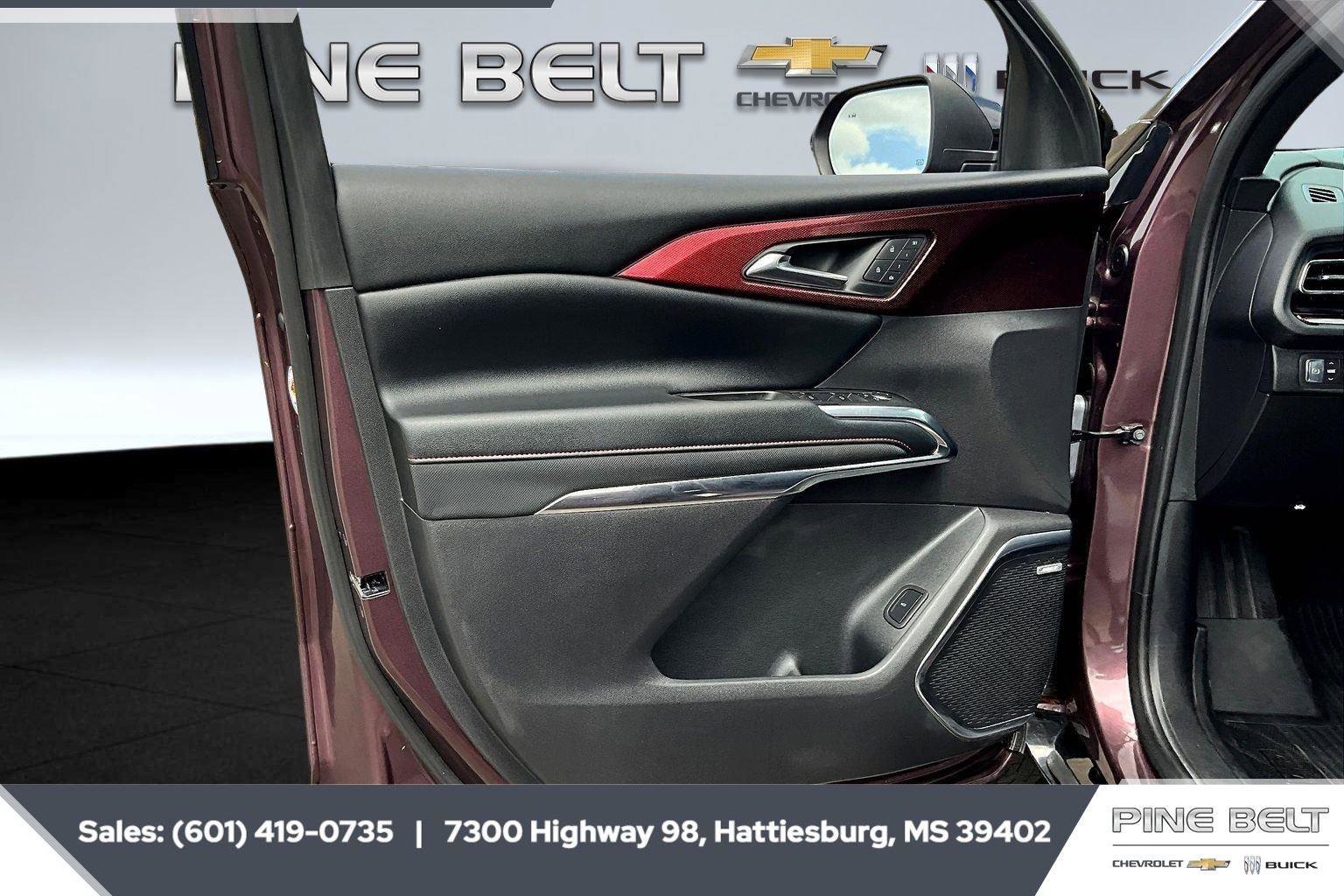 Used 2025 Chevrolet Traverse RS w/ LPO, Floor Liner Package image 17