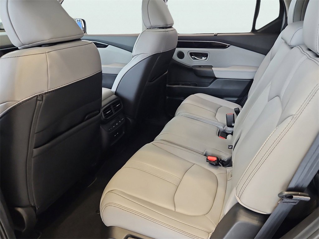 New 2025 Honda Pilot Touring image 21