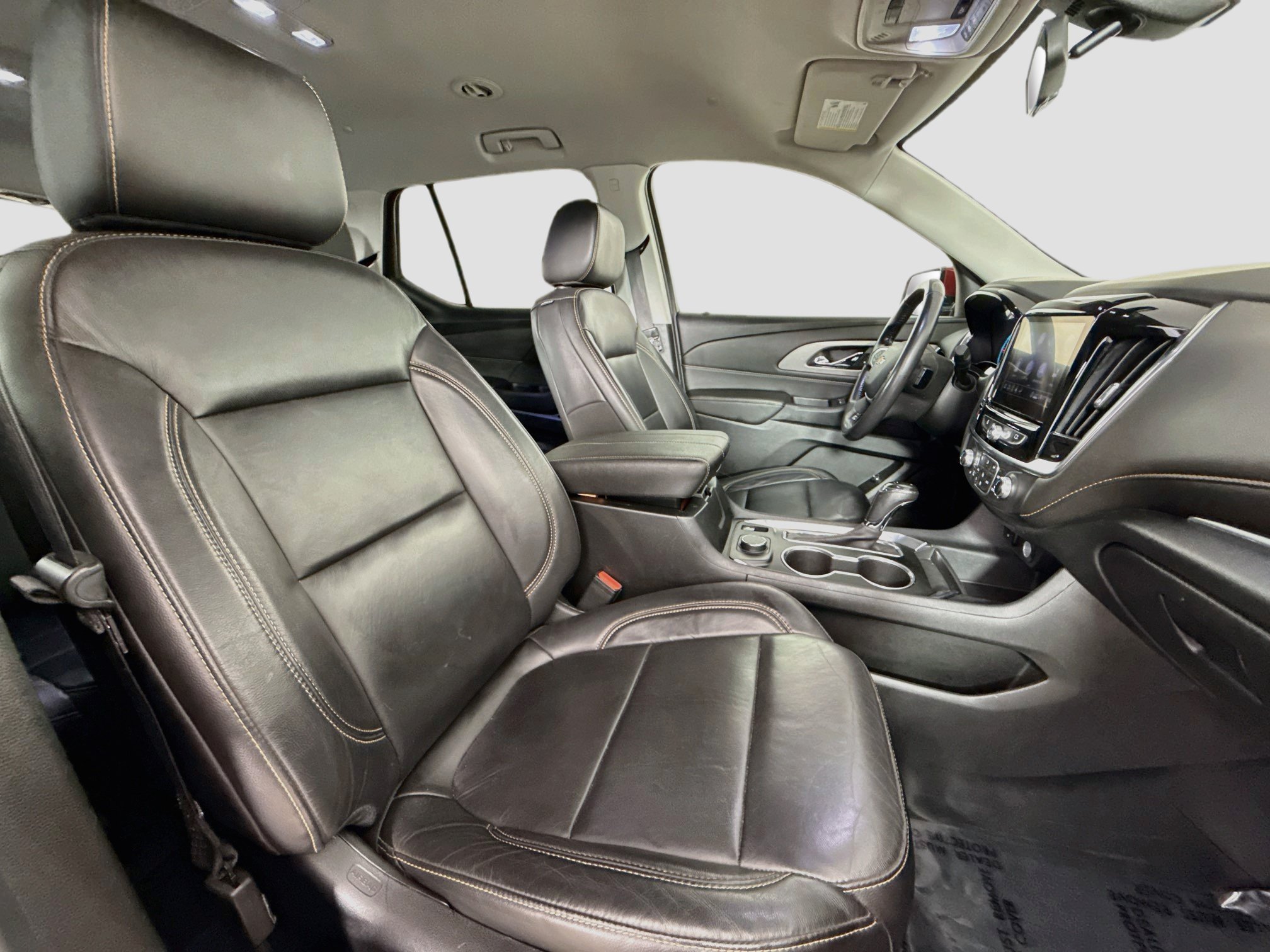 Used 2020 Chevrolet Traverse LT FWD image 29