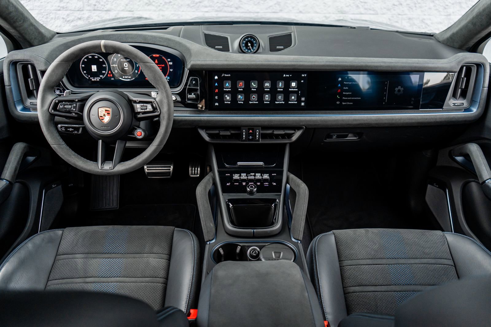 Used 2024 Porsche Cayenne Turbo GT AWD/4WD image 4
