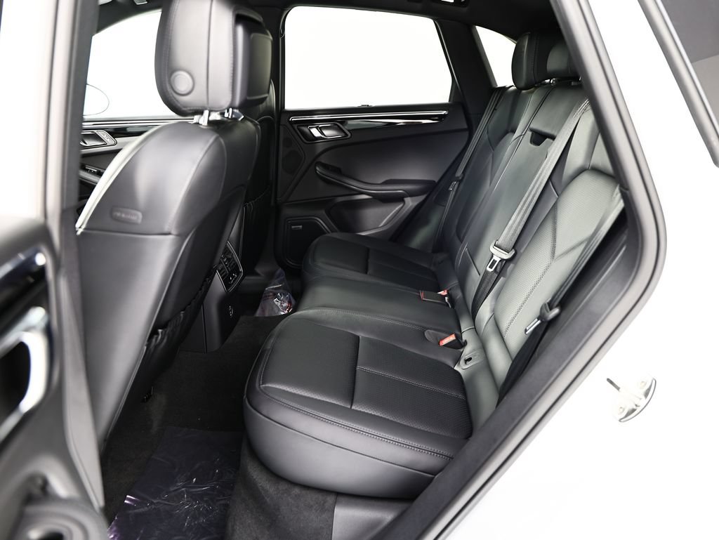 New 2026 Porsche Macan AWD/4WD image 28