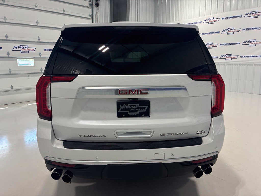 Used 2022 GMC Yukon Denali w/ Denali Premium Package AWD/4WD image 5