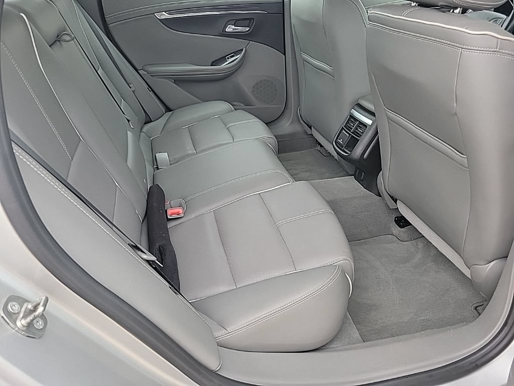 Used 2016 Chevrolet Impala LTZ w/ Enhanced Convenience Package FWD image 10