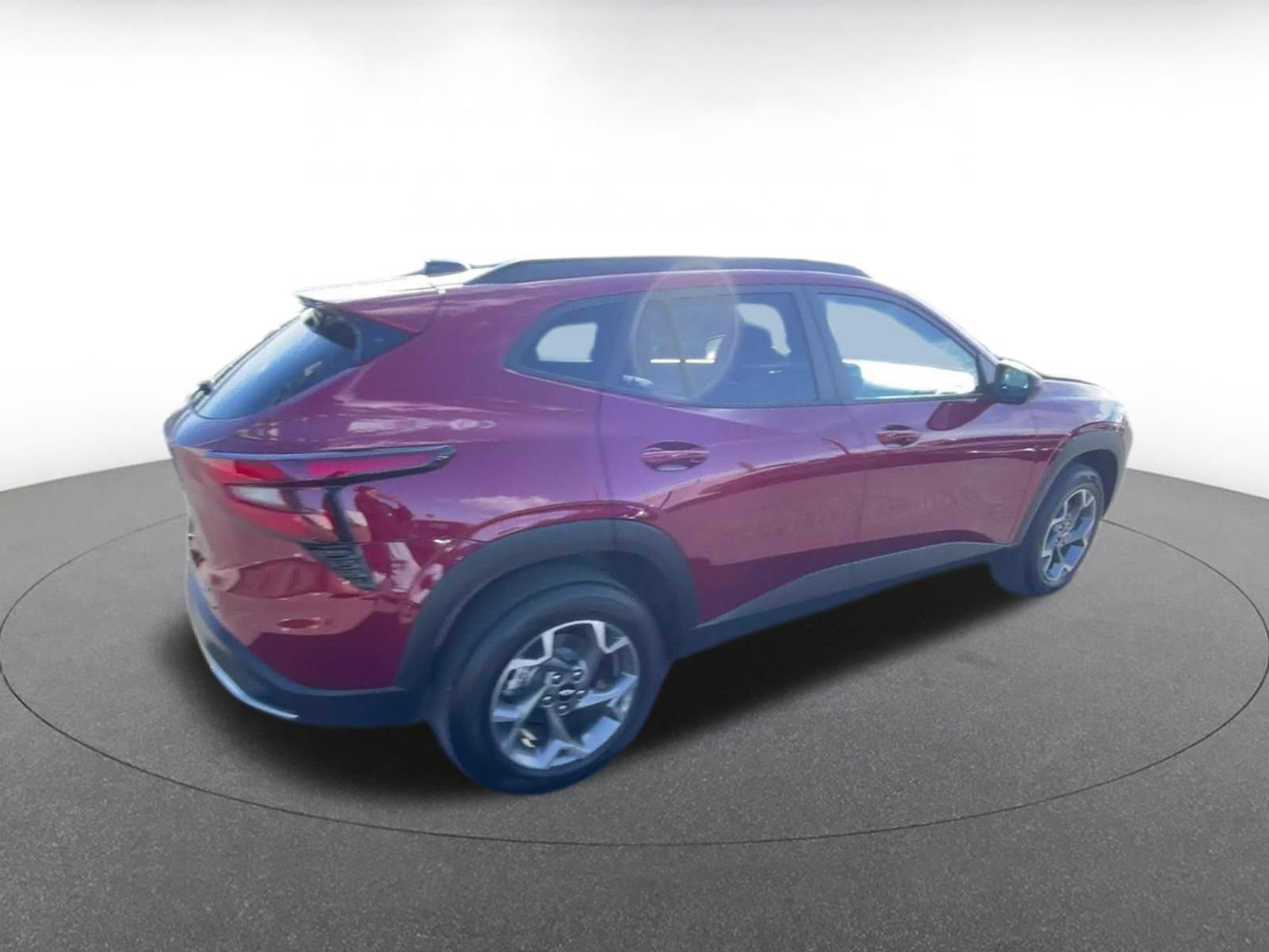 Used 2025 Chevrolet Trax LT FWD image 15